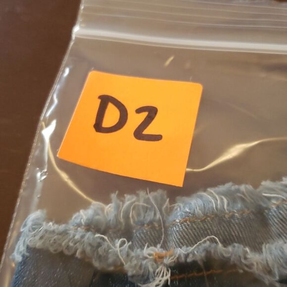 Wild Blue Button Front Cut Off Denim Shorts Size 5 - Picture 10 of 10